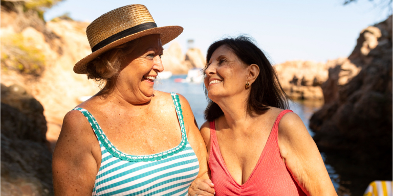 Mujer de la tercera edad tras cirugía de glaucoma